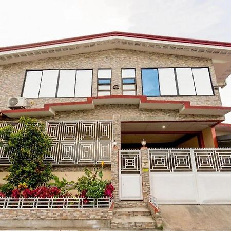Отель La Belladoza Near Airport Paranaque City Экстерьер фото
