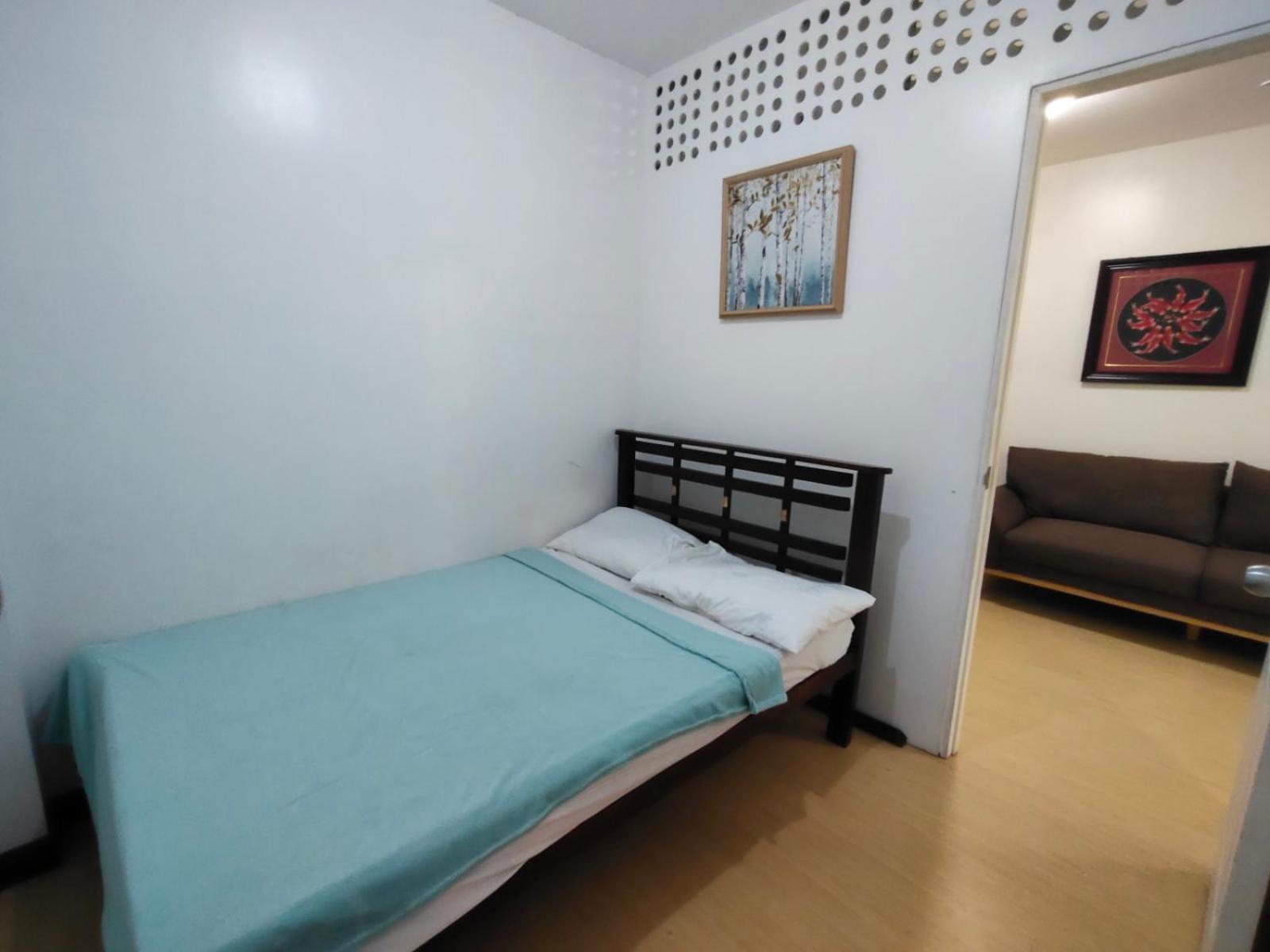 Отель La Belladoza Near Airport Paranaque City Экстерьер фото
