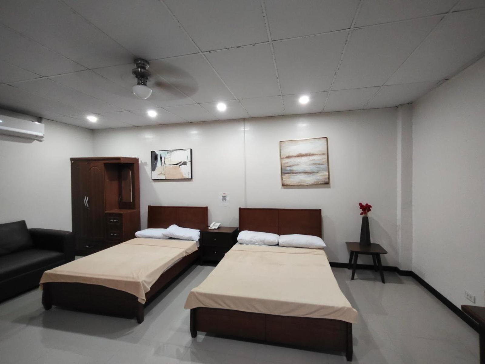 Отель La Belladoza Near Airport Paranaque City Экстерьер фото