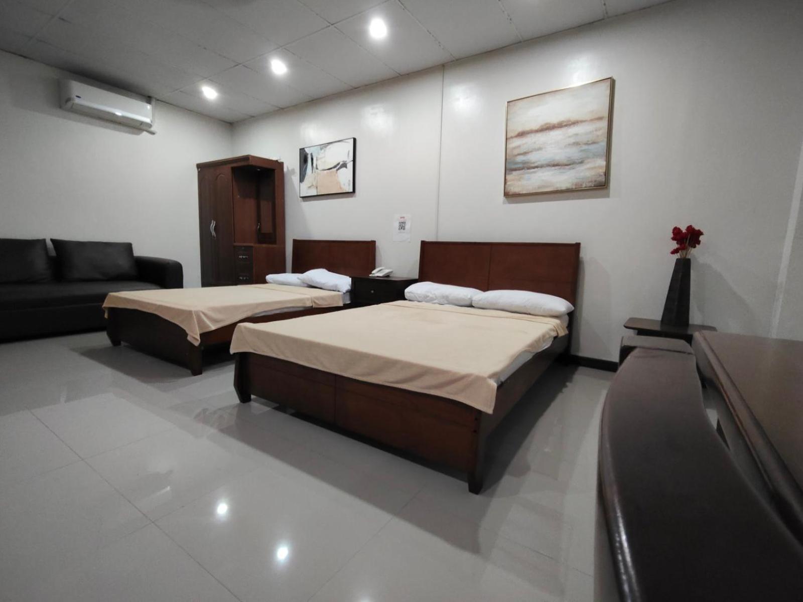 Отель La Belladoza Near Airport Paranaque City Экстерьер фото